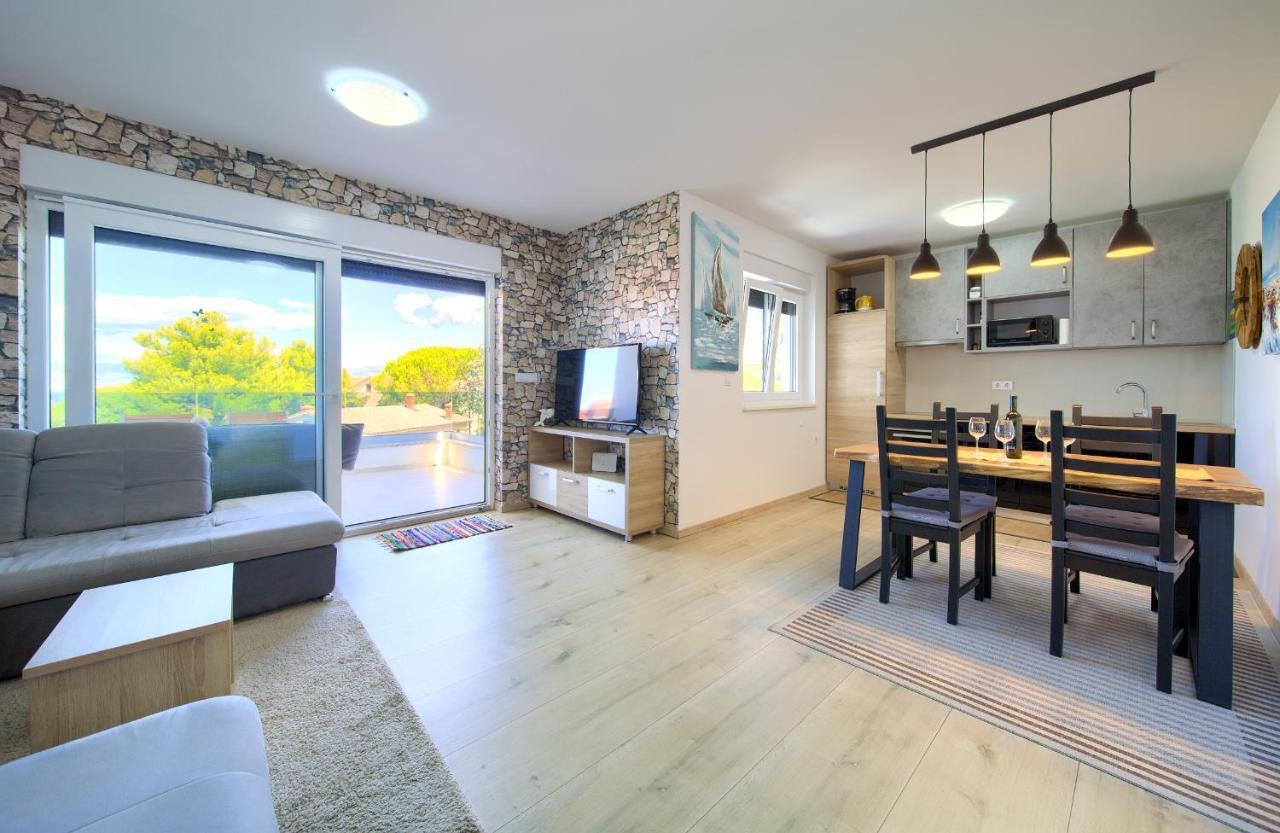 Apartments Nadica Deluxe Малинска Экстерьер фото