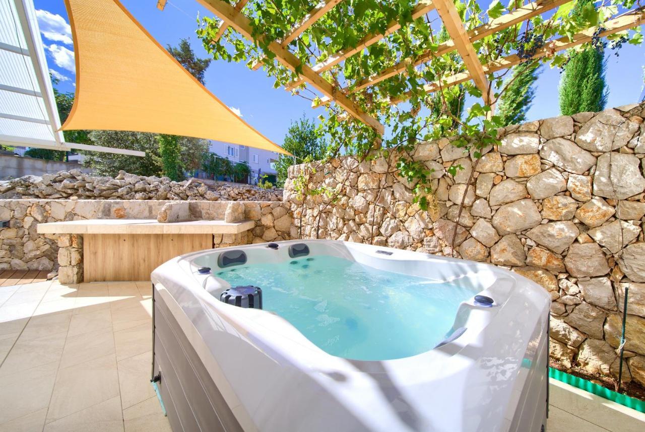 Apartments Nadica Deluxe Малинска Экстерьер фото