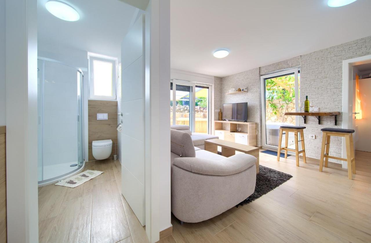 Apartments Nadica Deluxe Малинска Экстерьер фото