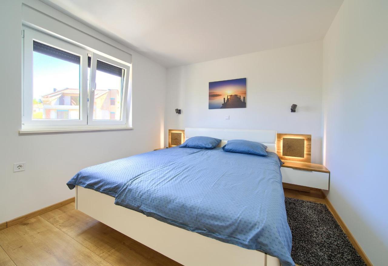 Apartments Nadica Deluxe Малинска Экстерьер фото