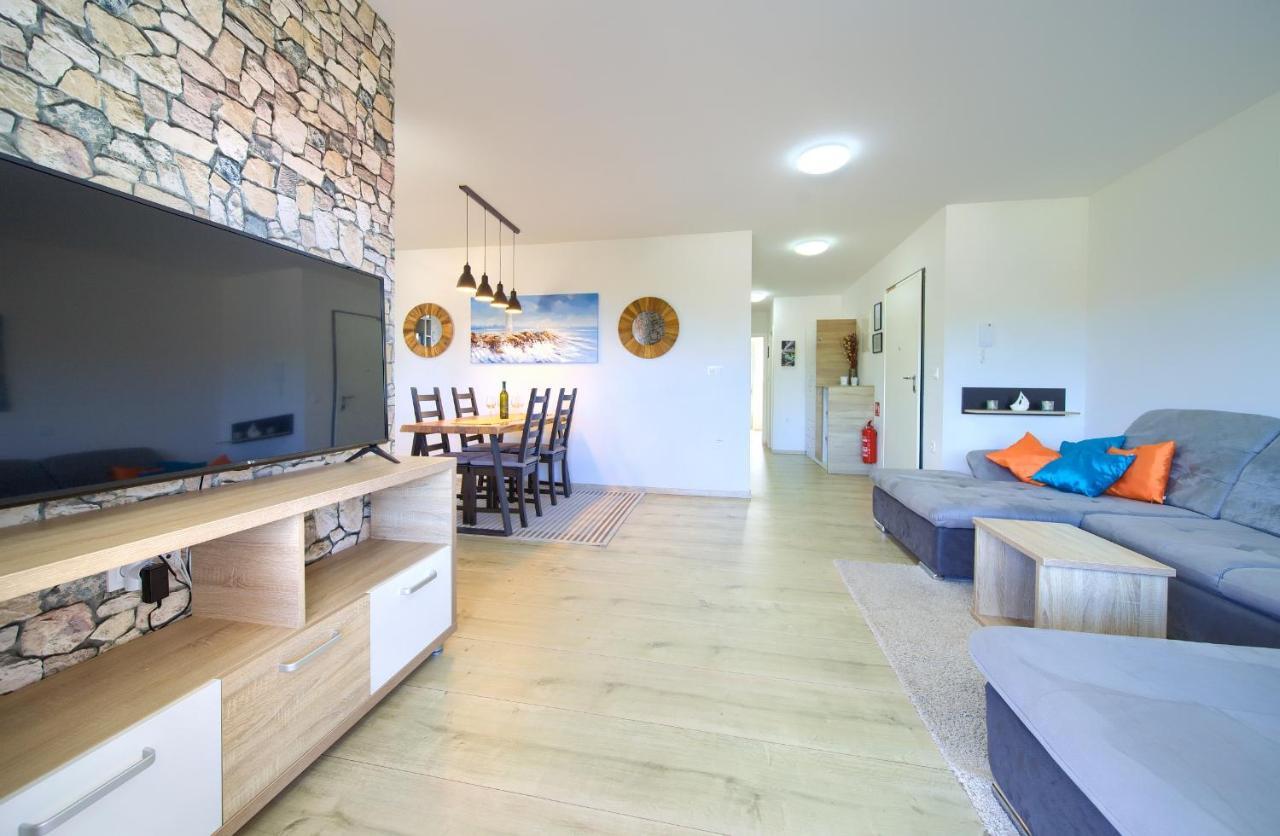 Apartments Nadica Deluxe Малинска Экстерьер фото