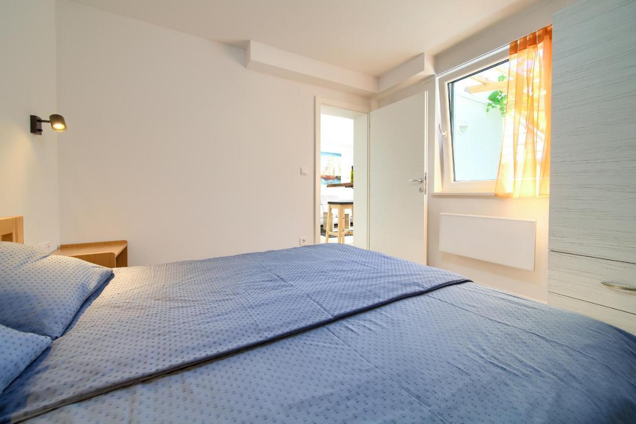 Apartments Nadica Deluxe Малинска Экстерьер фото