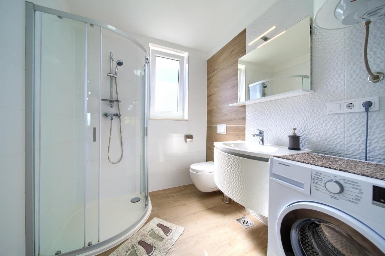 Apartments Nadica Deluxe Малинска Экстерьер фото