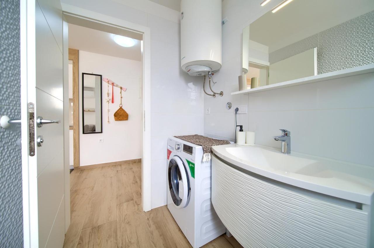 Apartments Nadica Deluxe Малинска Экстерьер фото