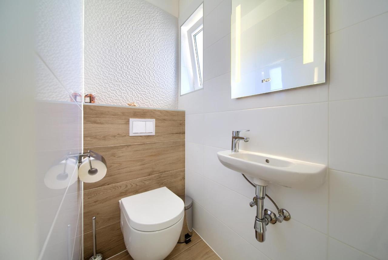 Apartments Nadica Deluxe Малинска Экстерьер фото