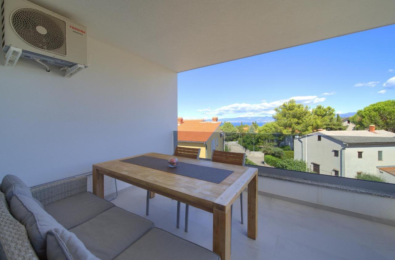 Apartments Nadica Deluxe Малинска Экстерьер фото