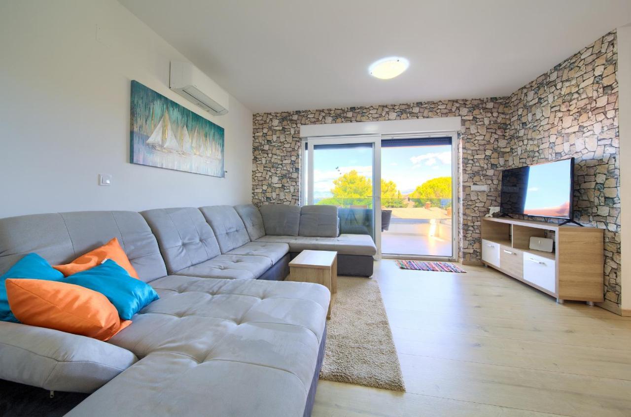 Apartments Nadica Deluxe Малинска Экстерьер фото