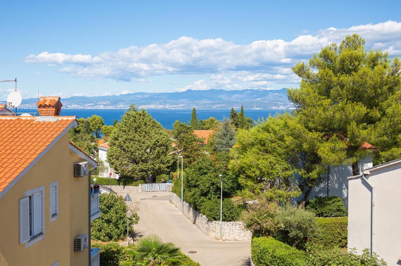Apartments Nadica Deluxe Малинска Экстерьер фото